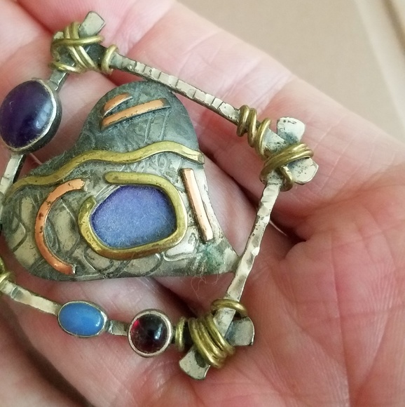 Artistic Brooch - Picture 2 of 8